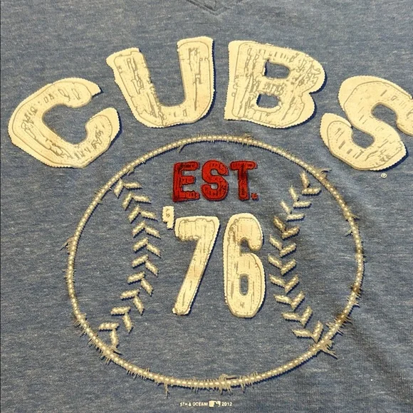 Chicago Cubs Womens Tee with White and Red Details - Picture 2 of 6